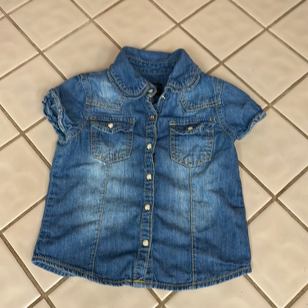 Girls 4T denim button down shirt (snaps)